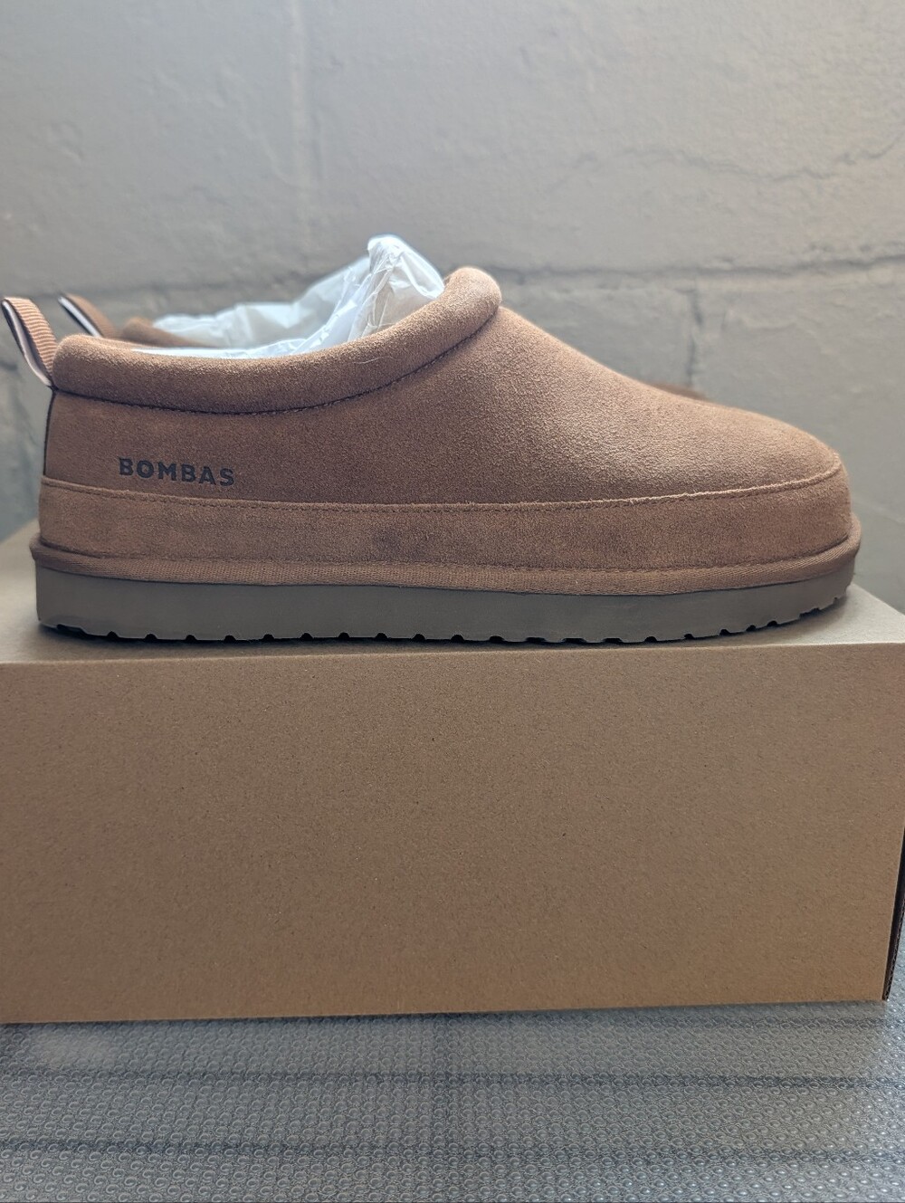 Bombas Saturday Slippers in Camel - Picture 3 of 9